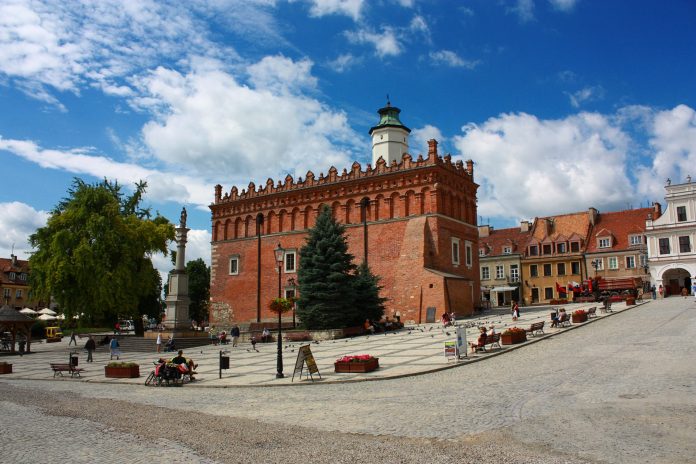 Świętokrzyskie atrakcje – Rynek i ratusz w Sandomierzu