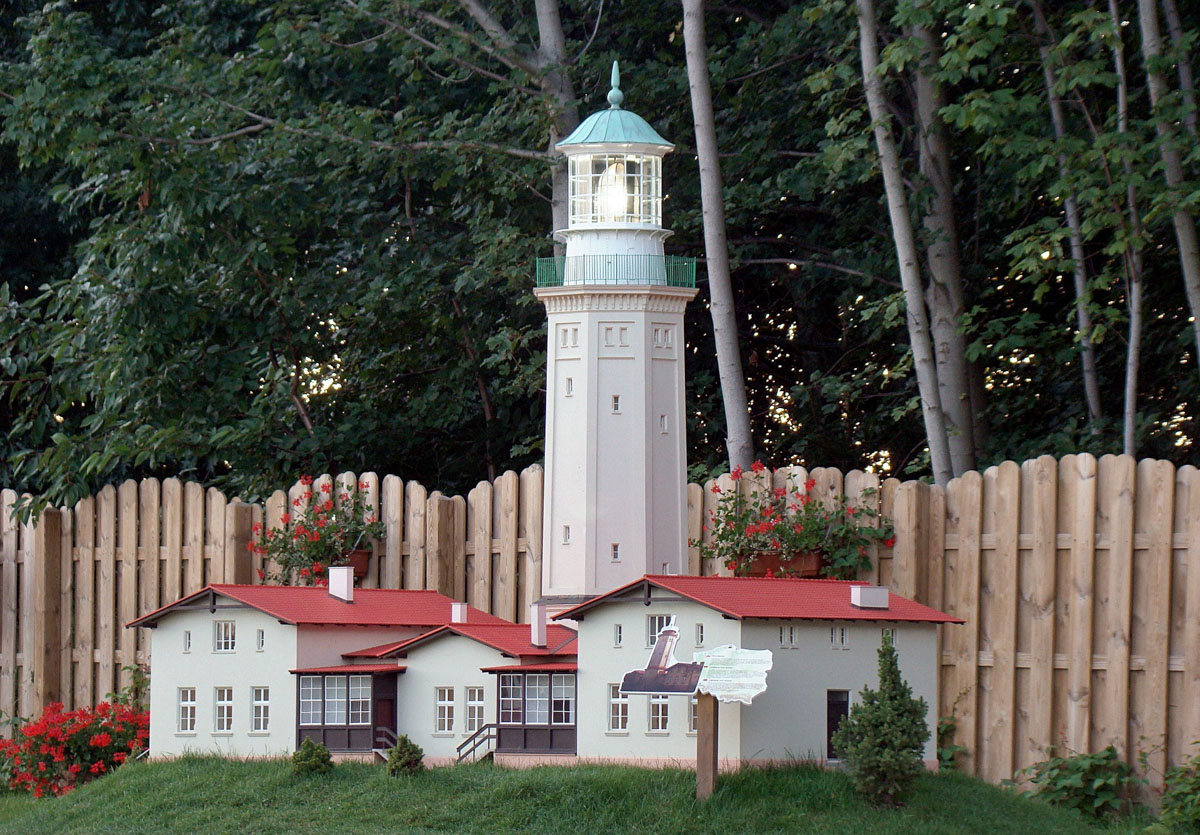 park miniatur latarni morskich w Niechorzu szlak latarni morskich