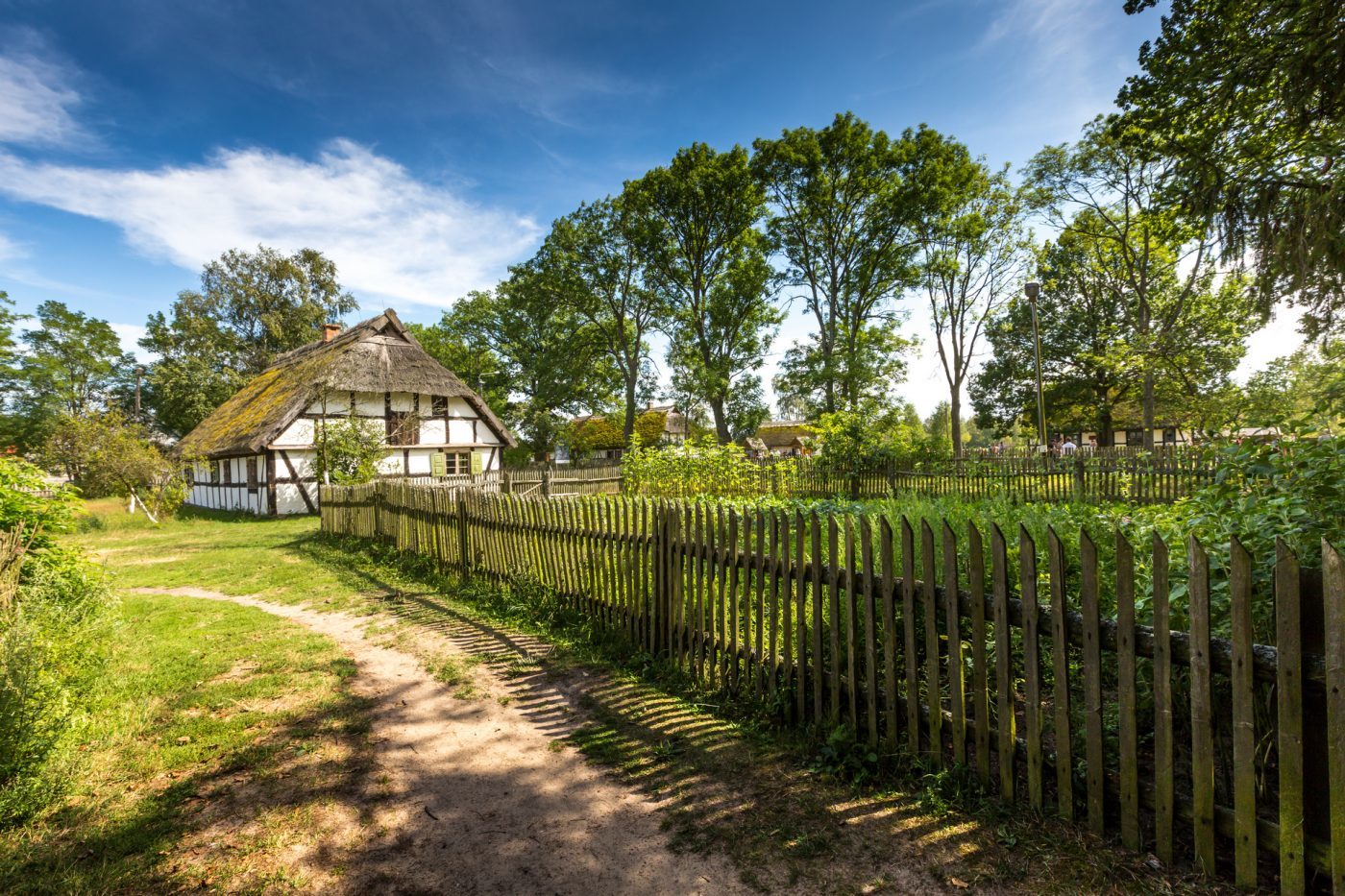 Tanie miejsca na wakacje w Polsce muzeum wsi słowińskiej w klukach