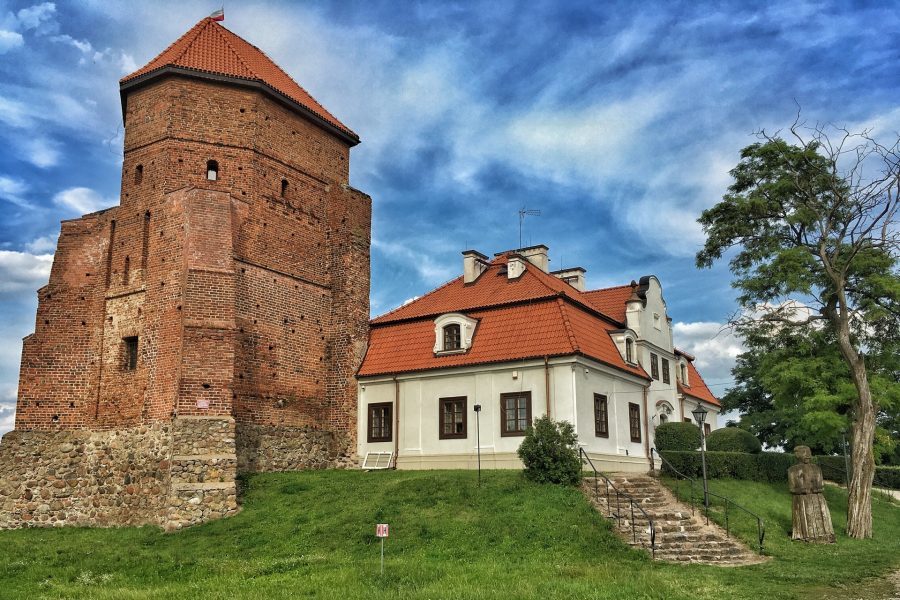 Zamek w Liwie i Muzeum-Zbrojownia