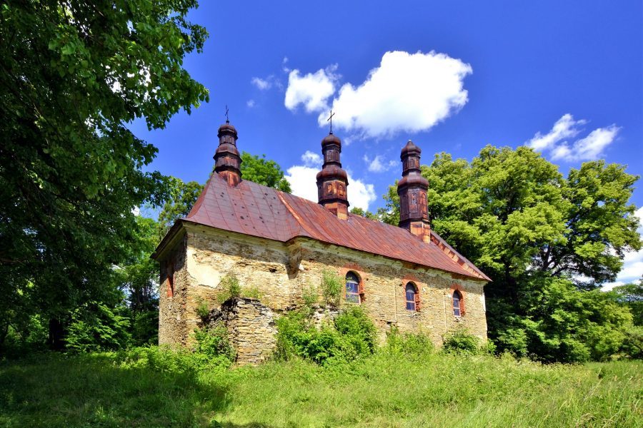Opuszczona cerkiew Przeniesienia Relikwii św. Mikołaja w Króliku Wołoskim