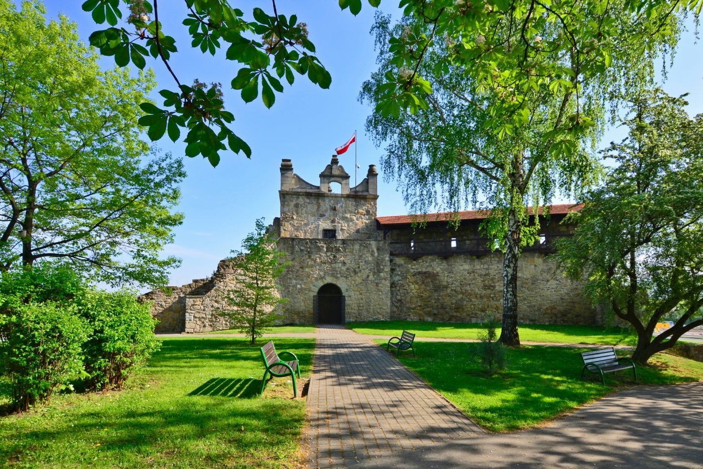 zamek w nowym sączu – legendy z polskich zamków