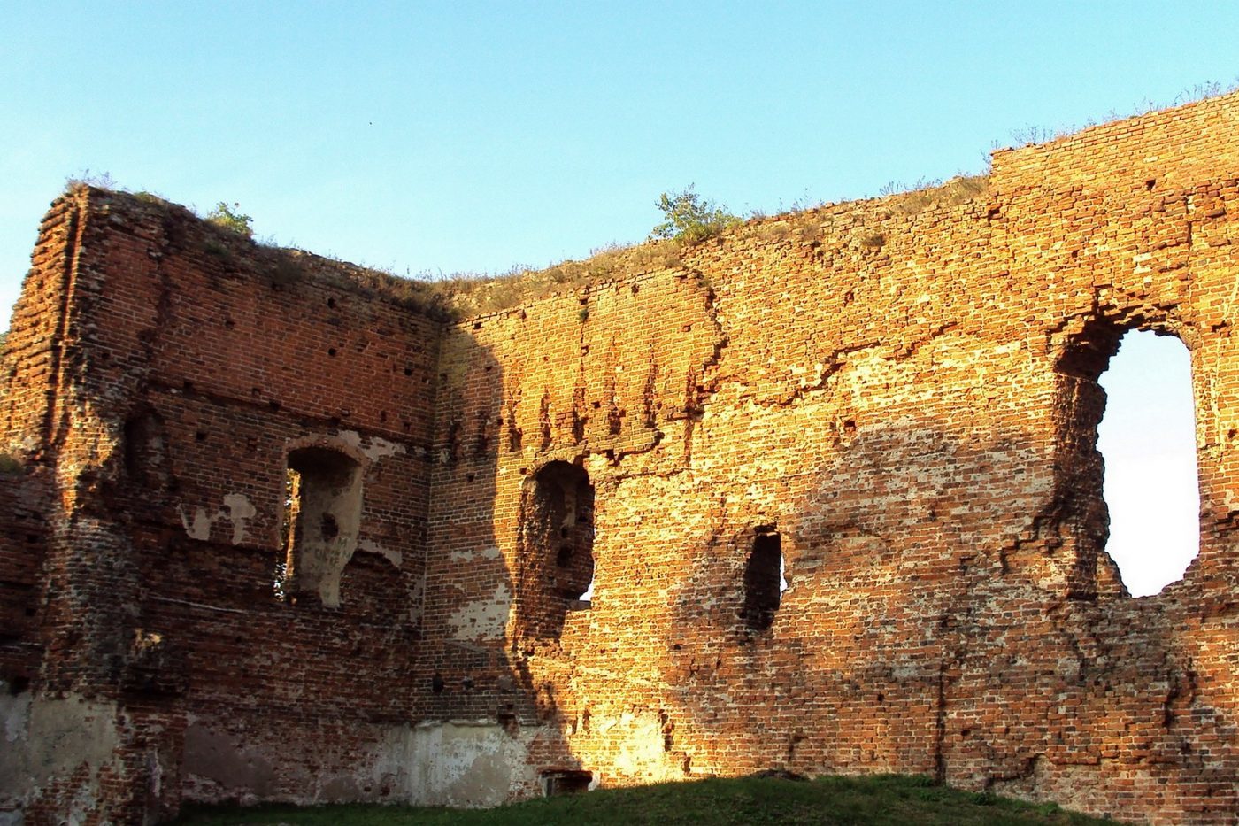 zamek w radzikach dużych – zamki w największej ruinie