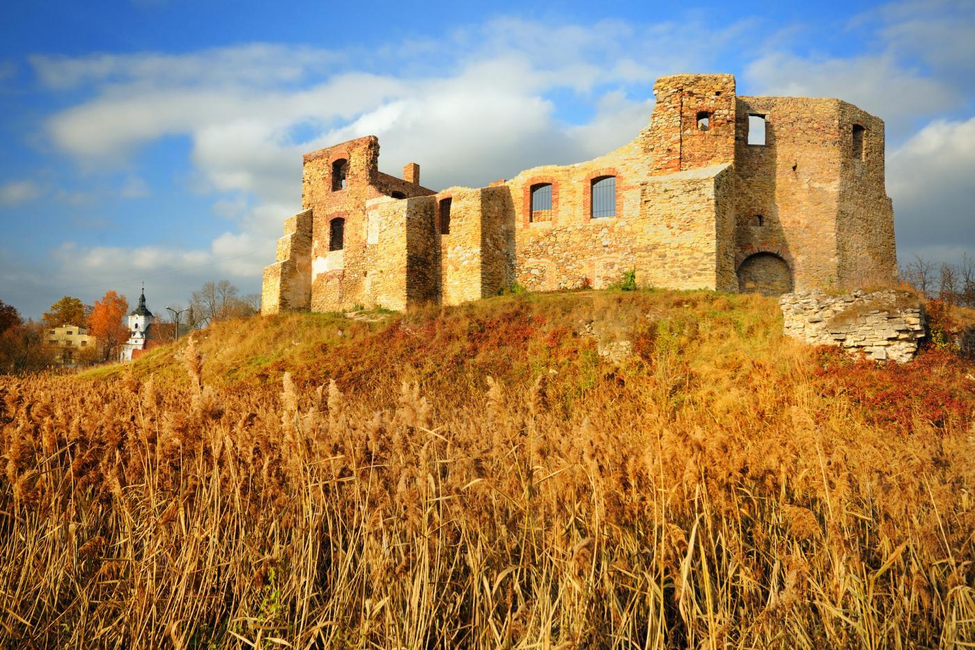 zamek w siewierzu – zamki w największej ruinie