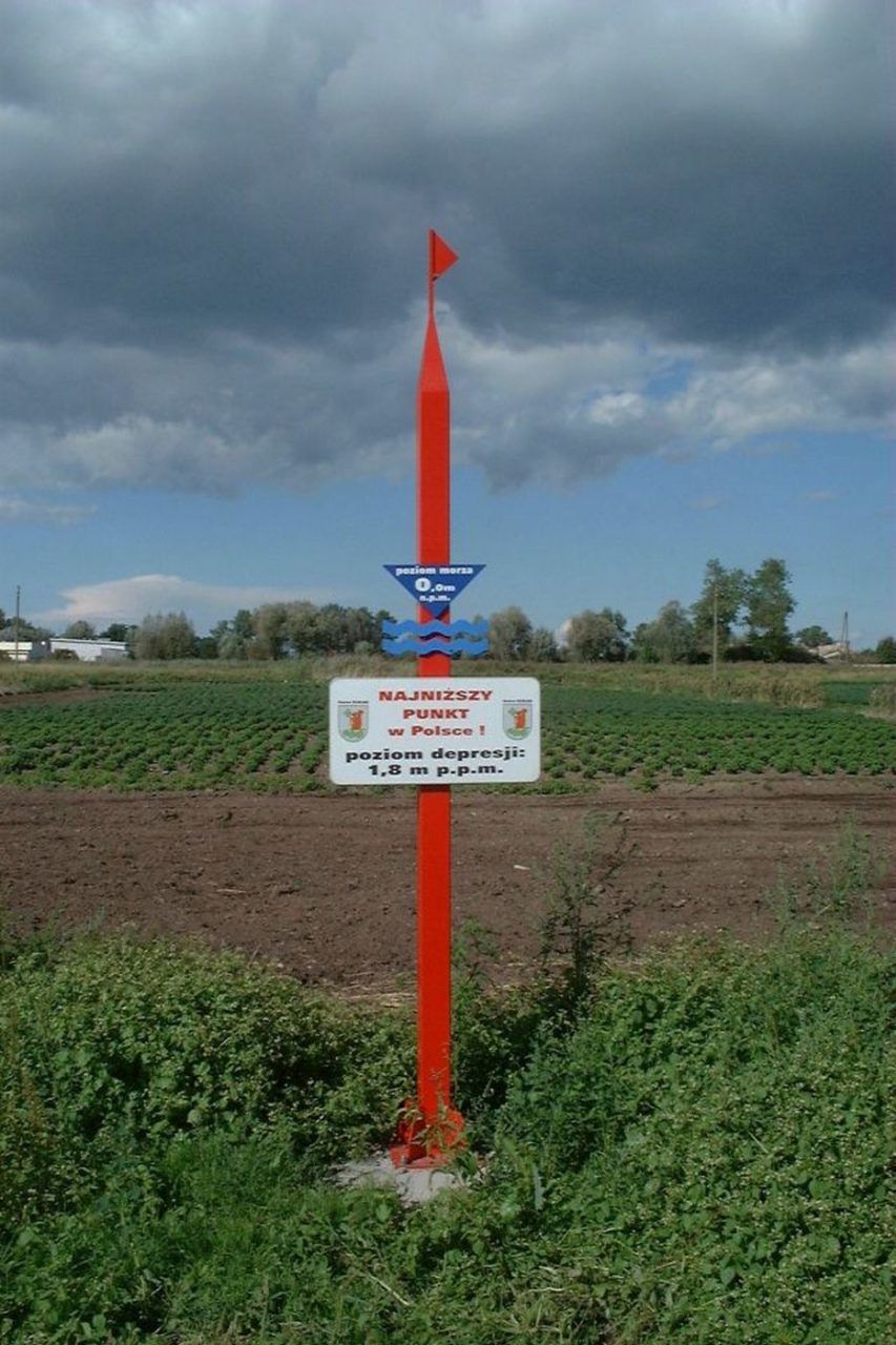 Pomnik najniższego punktu w Polsce, Raczki Elbląskie