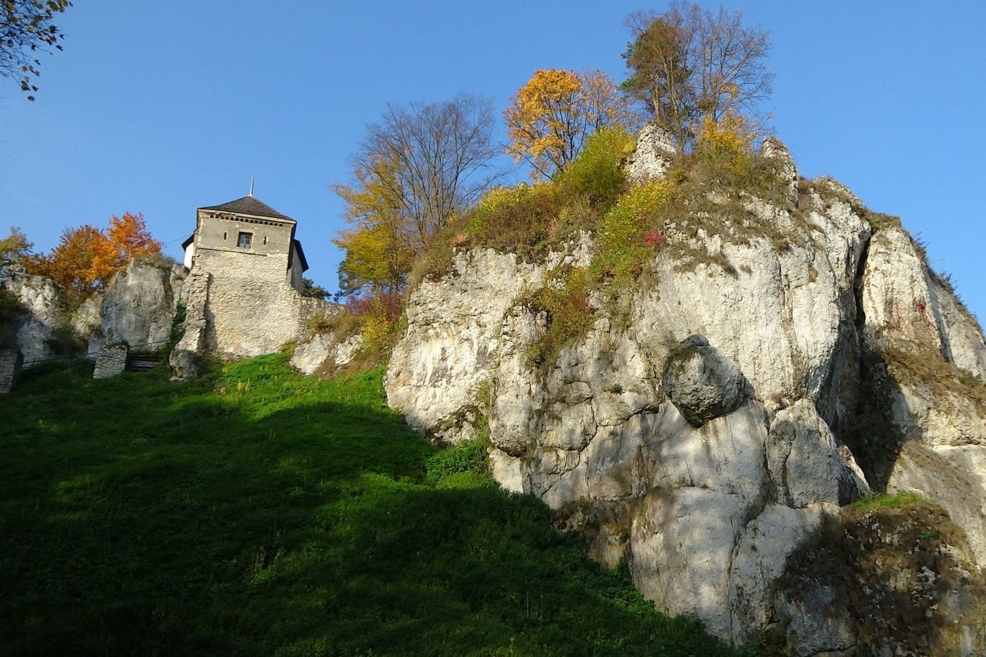 zamek w ojcowie na szlaku orlich gniazd
