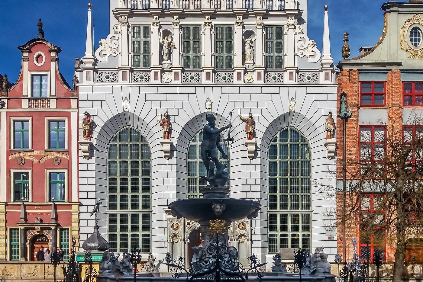 Fontanna Neptuna i Dwór Artusa w Gdańsku